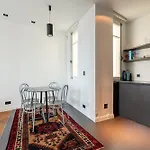 Fancy Apartment - Champs Elysees